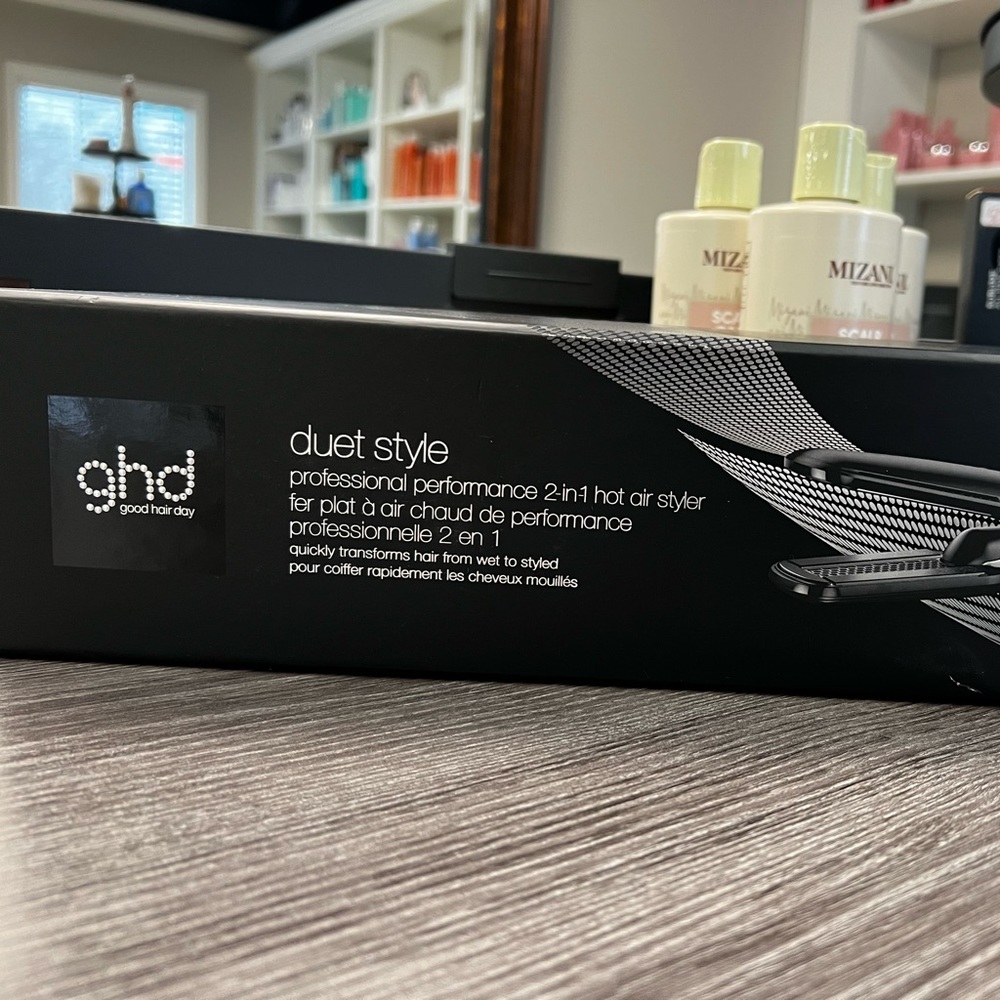 GHD Duet style 2 in 1 hot air wet to dry flat iron styler